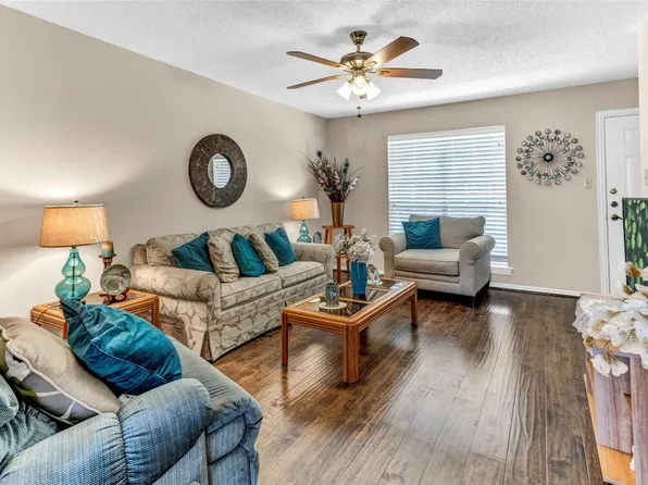 1009 Roaring Springs Rd, Fort Worth, TX 76114