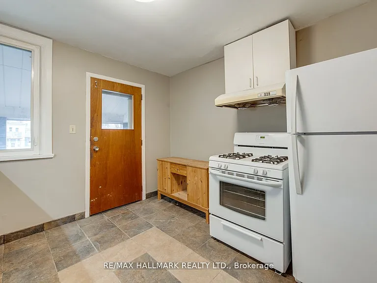 576 Ossington Ave S #2 — Photo 8