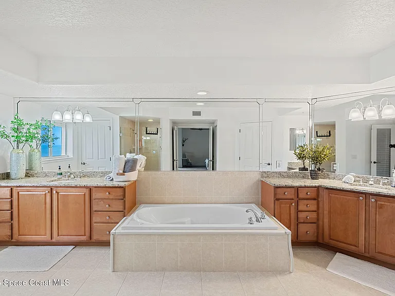 1095 Highway A1A #2502 — Photo 13