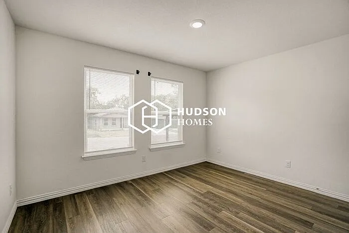 222 Garcia St — Photo 9