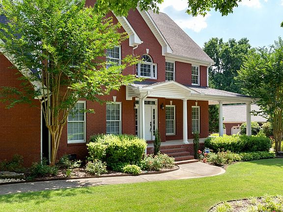 2nd image of 221 Harrington Ln