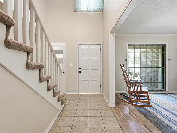 2nd image of 6925 Caenen Ave