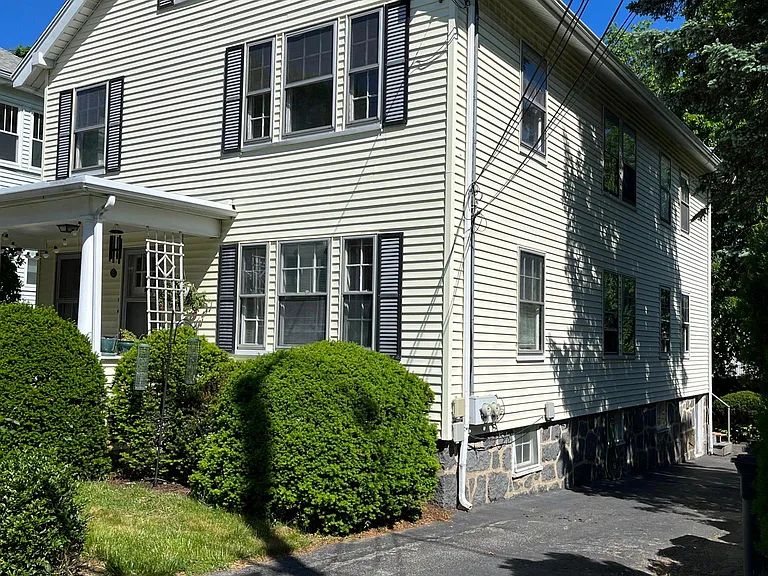 91 Montclair Ave #2 — Photo 18