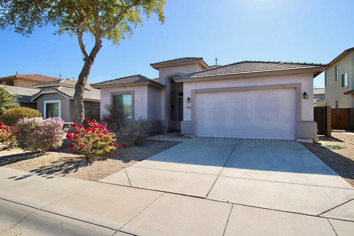 3 bed, 2.0 bath, 1863 sqft, $1,699 — Photo 2