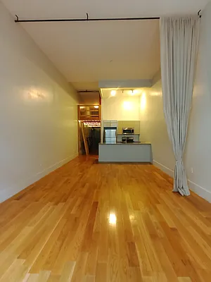 Rented by City Vista Inc | media 26