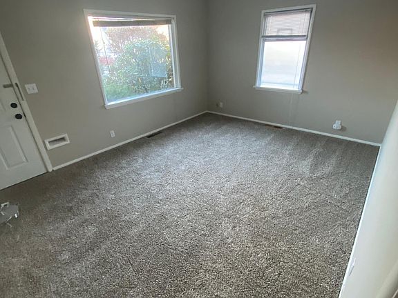 Front room without furniture