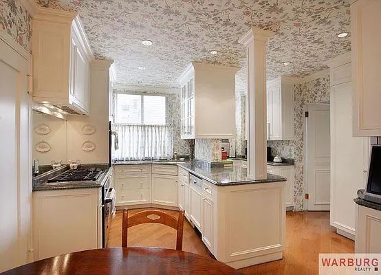 Sold by Warburg | media 17