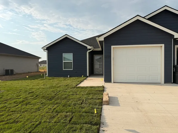 1219 Fountain Dr, Salina, KS 67401