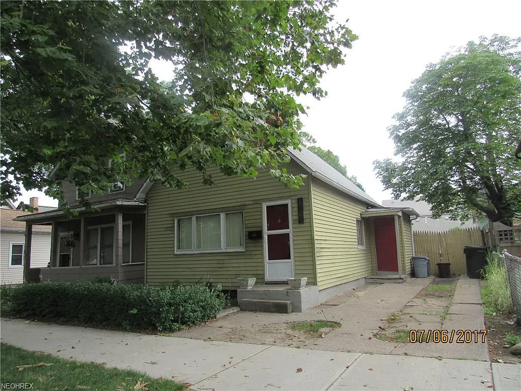2627 W 11th St photo 1