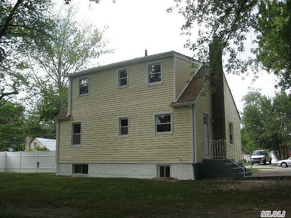 3rd image of 457 Champlain Ave