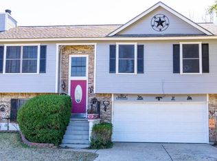 616 Holly Dr, Burleson, TX 76028