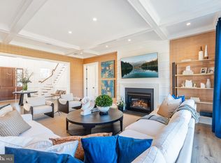 305 E Beechtree Ln, Wayne, PA 19087