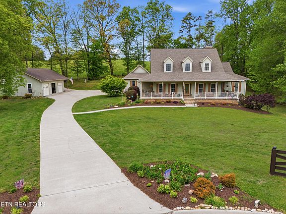 5th image of 1930 Maple Hills Ln