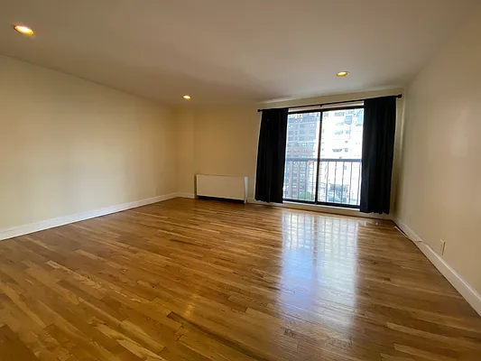 Rented by AZ REALTY NYC LLC | media 39