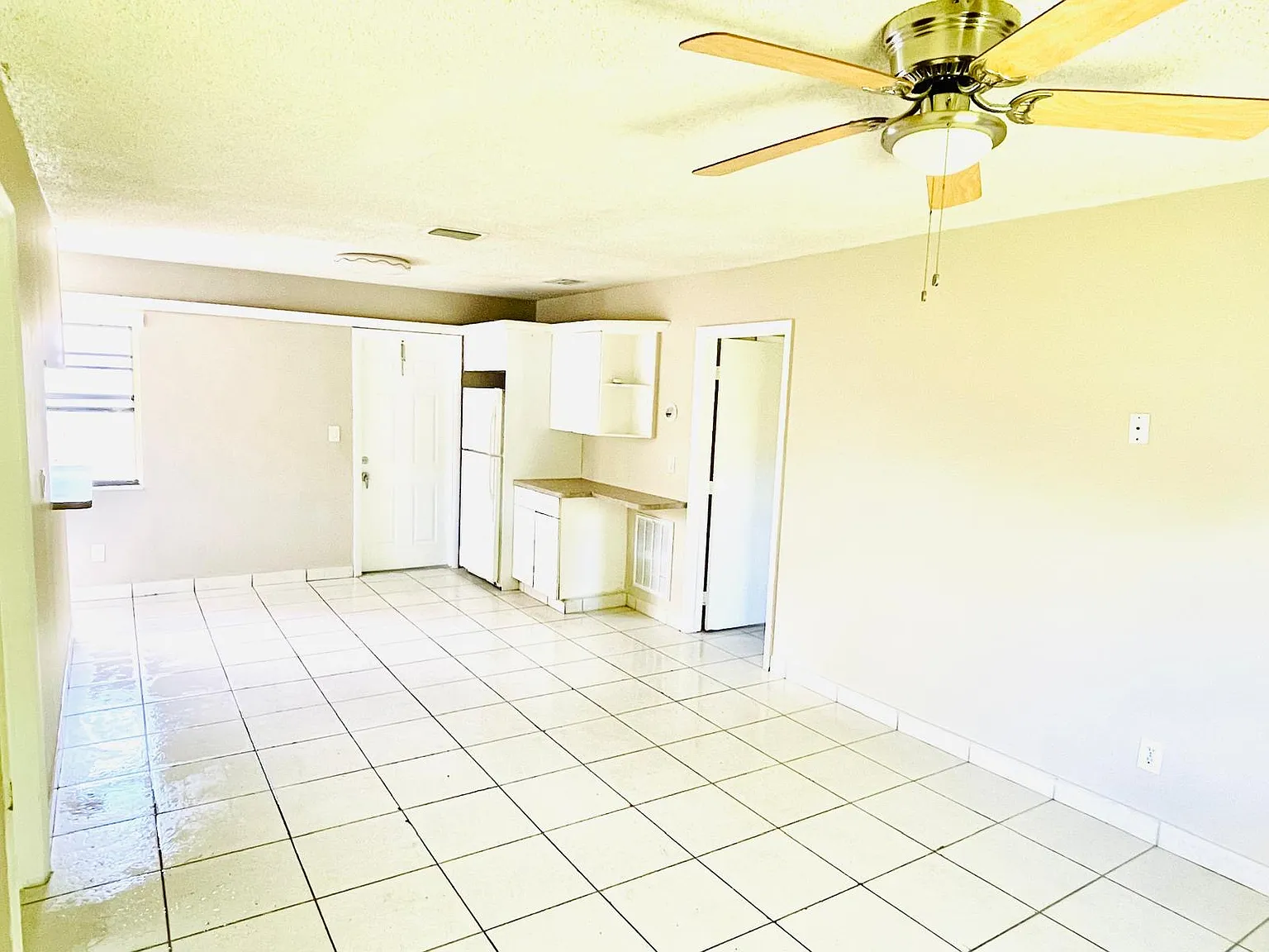 2 bed, 1600 sqft, $1,998 — Photo 3