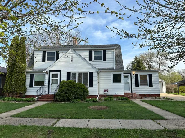 657 4th Ave, Mountain Lake, MN 56159