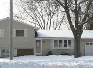 1411 Cormier Rd, Green Bay, WI 54313