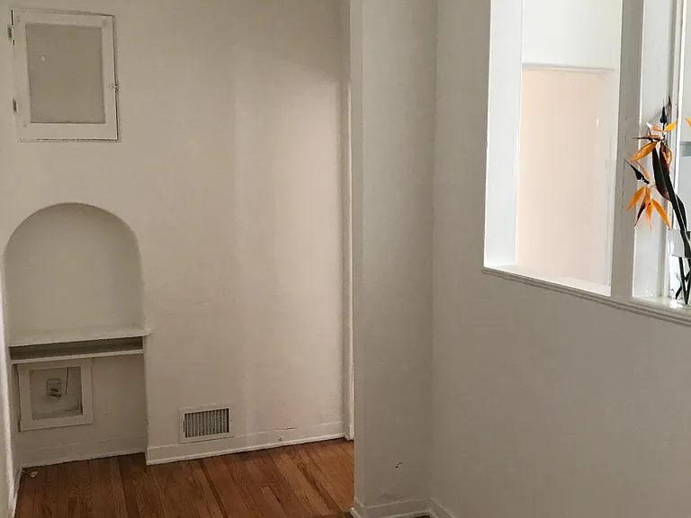 8366 Blackburn Ave — Photo 7