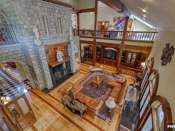 5th image of 1 Cherokee Ct
