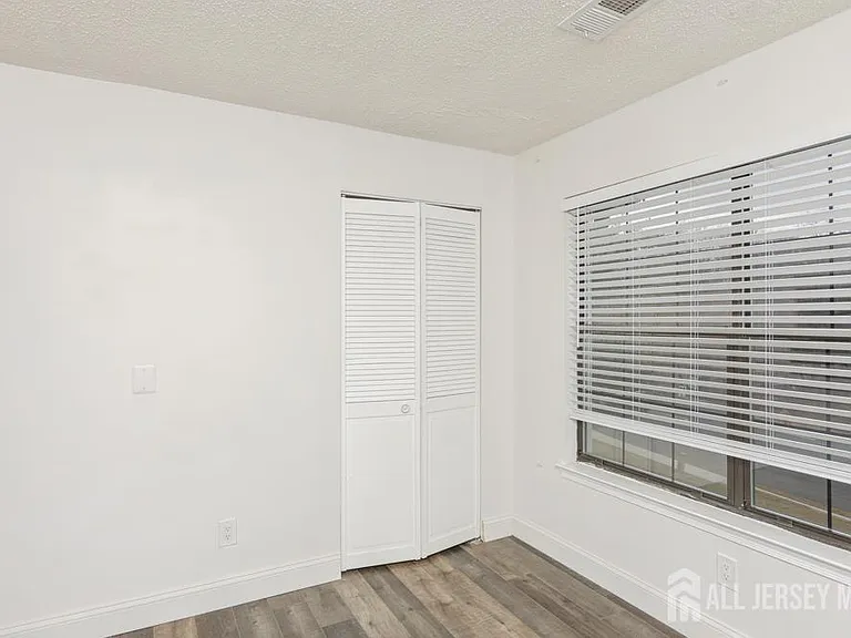 208 Sunshine Ct — Photo 22