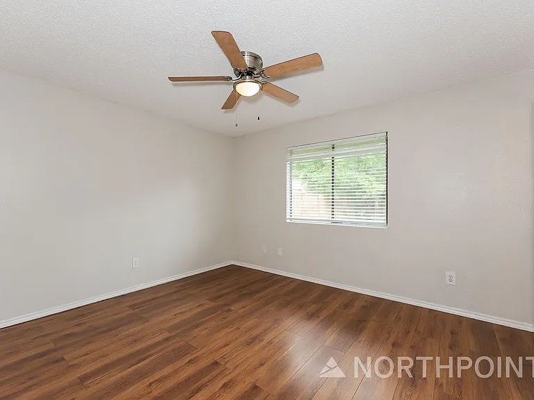 521 Jean Dr — Photo 8