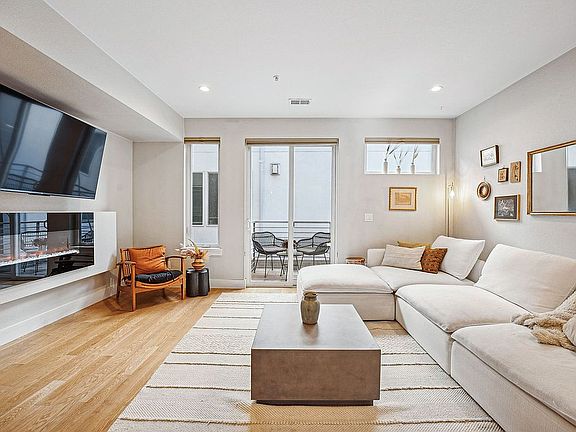 4th image of 4911 Lowell Blvd #102