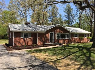 1904 Bel Aire Dr, Tullahoma, TN 37388