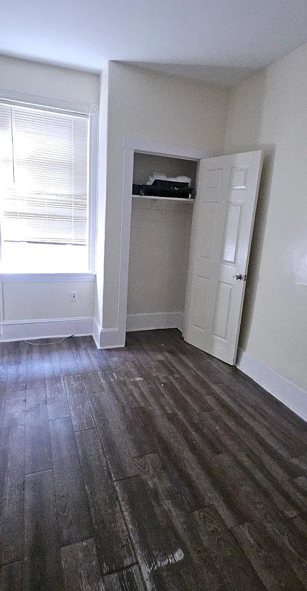 3 bed, 2.0 bath, 2672 sqft, $950 — Photo 3