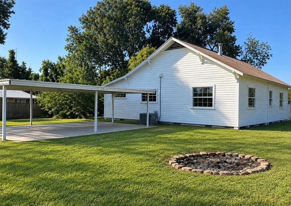 2 bed, 1.0 bath, 1225 sqft, $1,850 — Photo 3