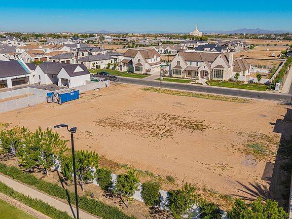 3rd image of 2595 E BLUE SAGE Road #101A