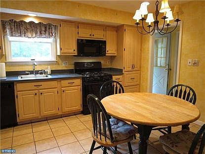 2nd image of 15 Ontario Way