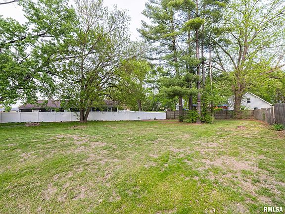 3rd image of 203 Gunion Ave