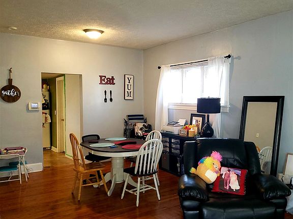 4th image of 104 NW 18th St