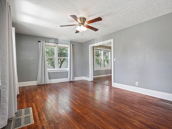 3rd image of 3630 Park St