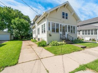 631 W 11th Ave, Oshkosh, WI 54902