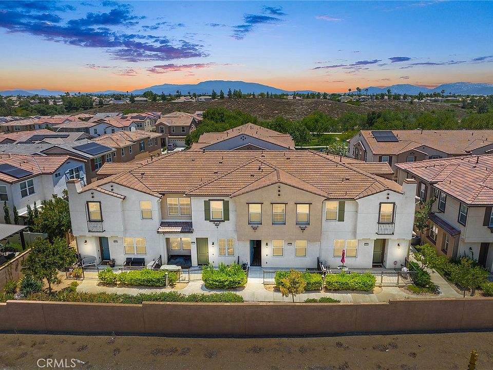 1st image of 40203 Calle Real