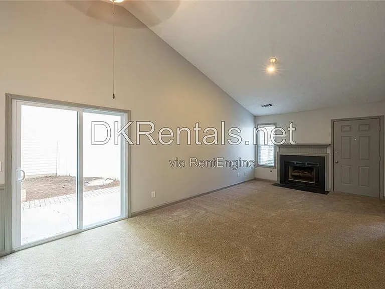 207 Daventry Way — Photo 10