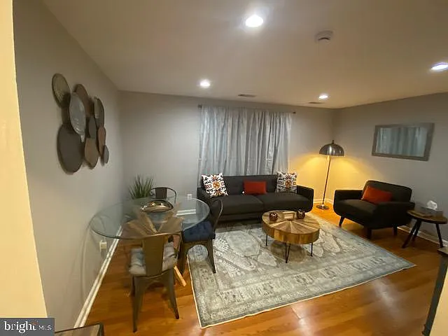 Hillcrest — Photo 3