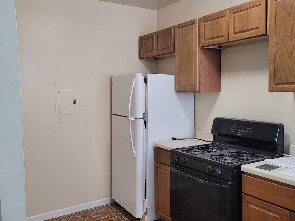 2nd image of 2410 Davidson Ave