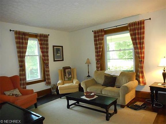 2nd image of 536 Park Ave