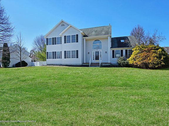 3rd image of 1608 Thames Way