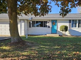 8466 Silver Lake Rd, Linden, MI 48451