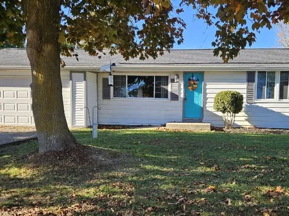 8466 Silver Lake Rd, Linden, MI 48451