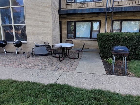 4th image of 26 King Arthur Ct APT 2