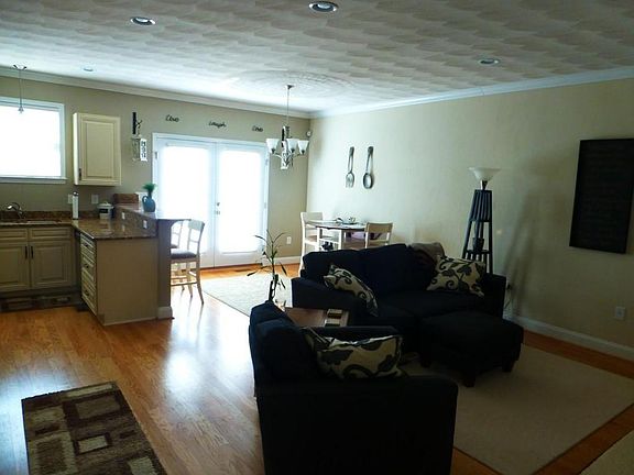 5th image of 831 Walhalla Ct