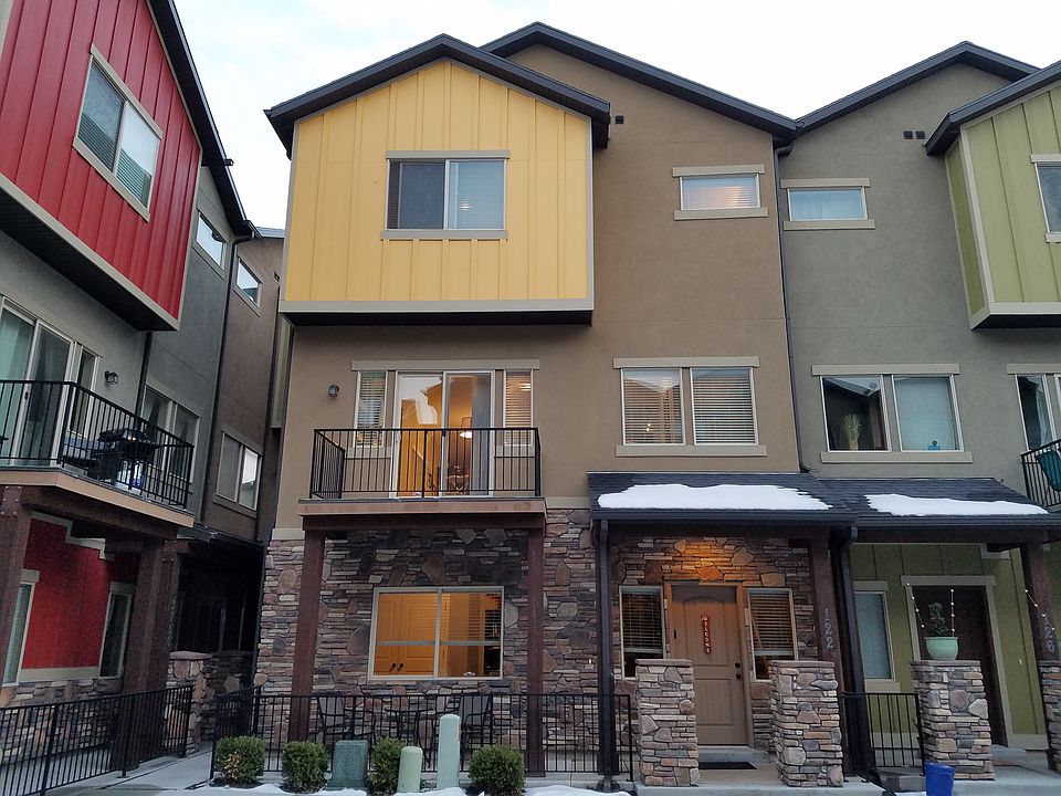 1st image of 122 W Canley Vale Ln
