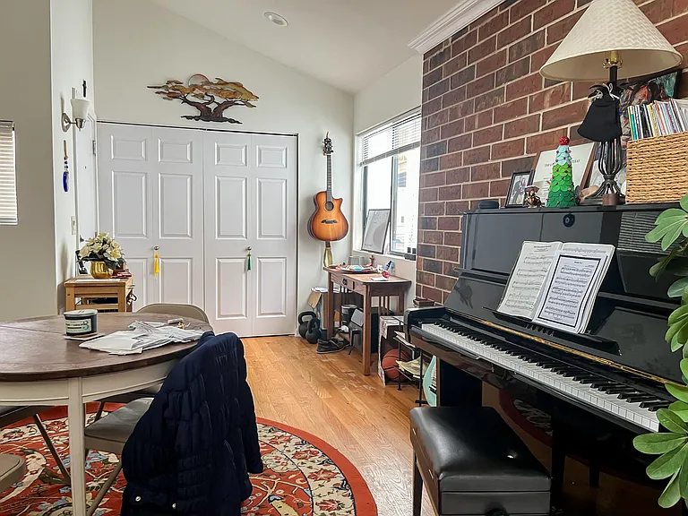 915 W Montana St #21 — Photo 5