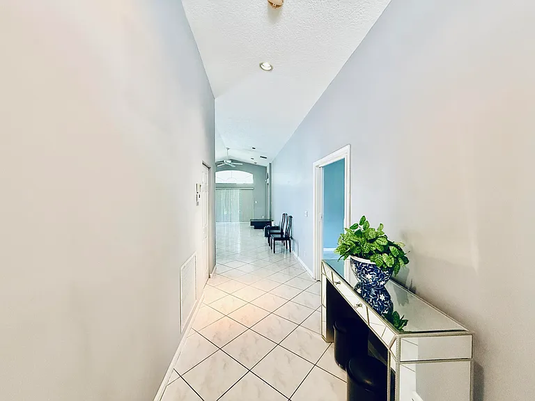 10921 Royal Caribbean Cir — Photo 24