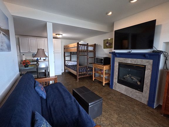 Bunk beds and pull out futon