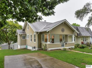 2142 S 35th St, Omaha, NE 68105